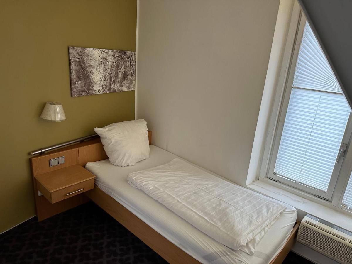 Hotel Burg Kerpen Illingen  Luaran gambar