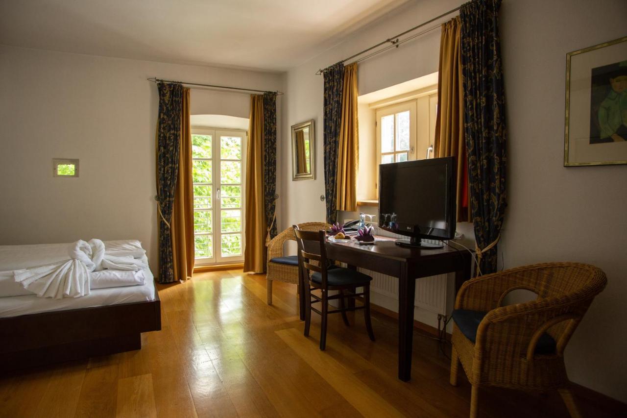 Hotel Burg Kerpen Illingen  Luaran gambar